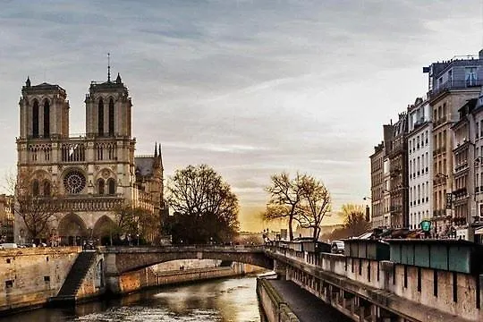 Luxurious Triplex - Marais & Montorgueil Apartment Paris 0*,